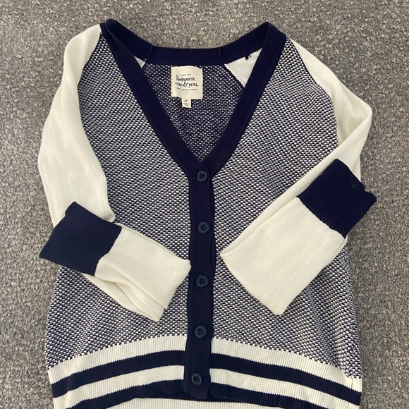between me & you Sweaters - between me & you navy and blue long sleeved sweater size M , EUC!